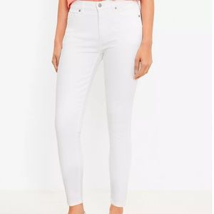 Loft 💕 EUC Curvy Skinny Jeans in White